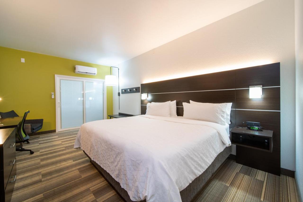 Holiday Inn Express Hotel & Suites Bedford By Ihg Kültér fotó