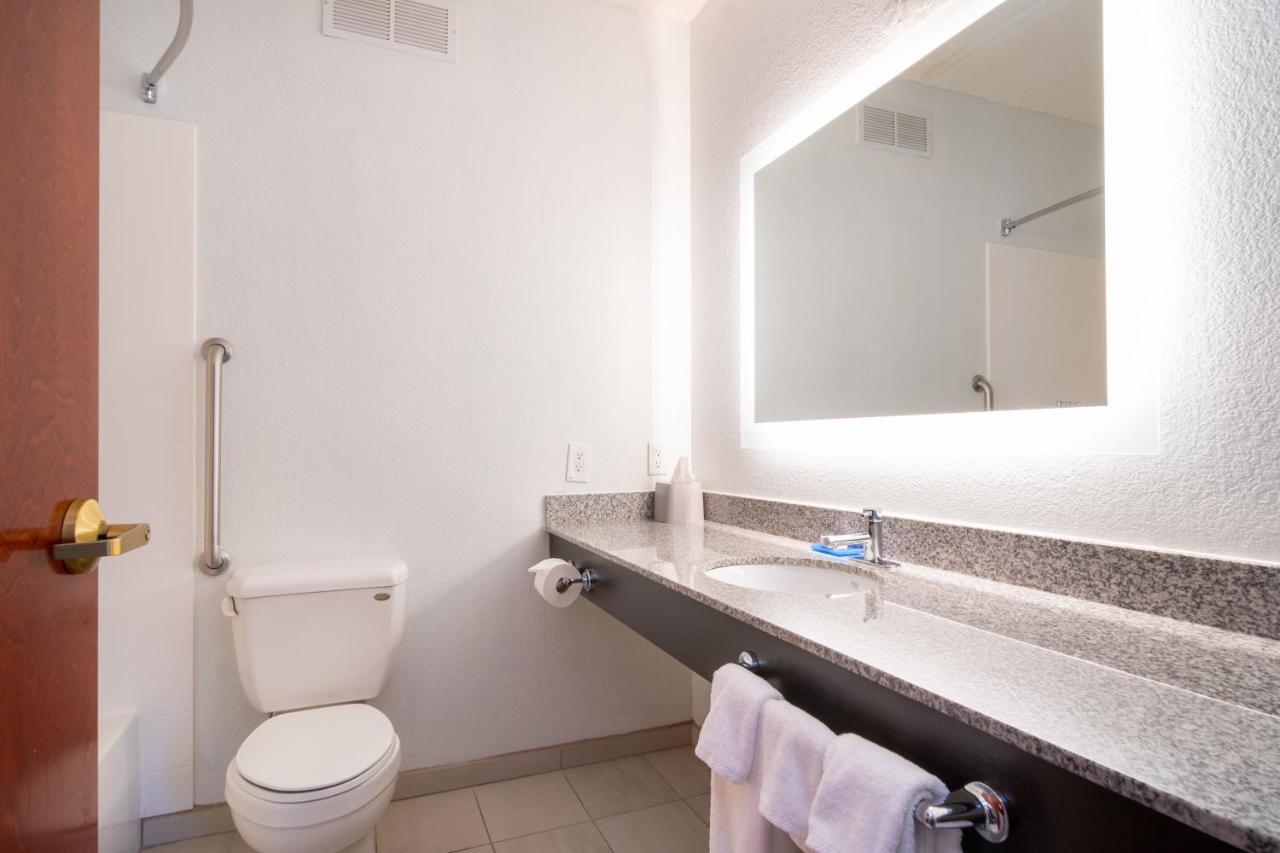 Holiday Inn Express Hotel & Suites Bedford By Ihg Kültér fotó