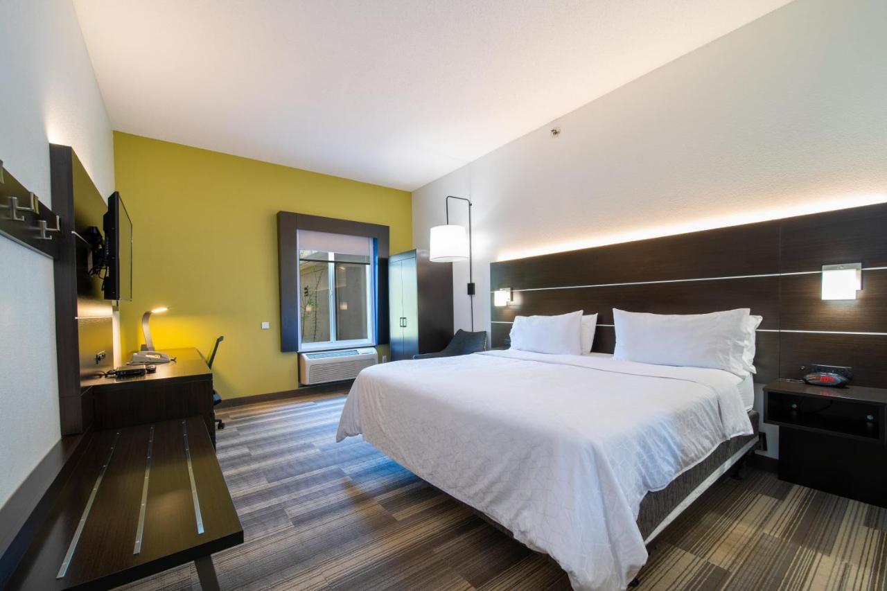 Holiday Inn Express Hotel & Suites Bedford By Ihg Kültér fotó