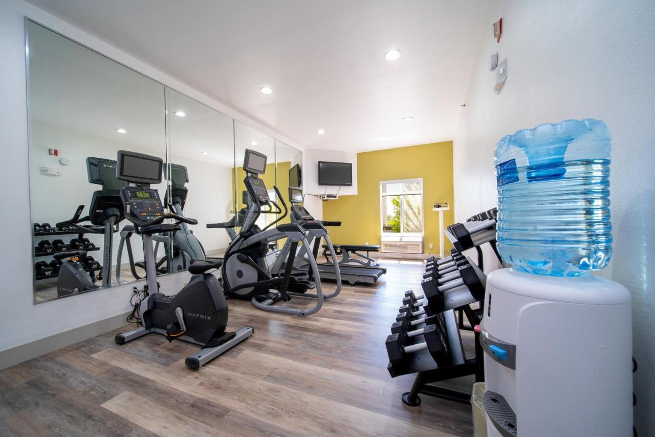Holiday Inn Express Hotel & Suites Bedford By Ihg Kültér fotó
