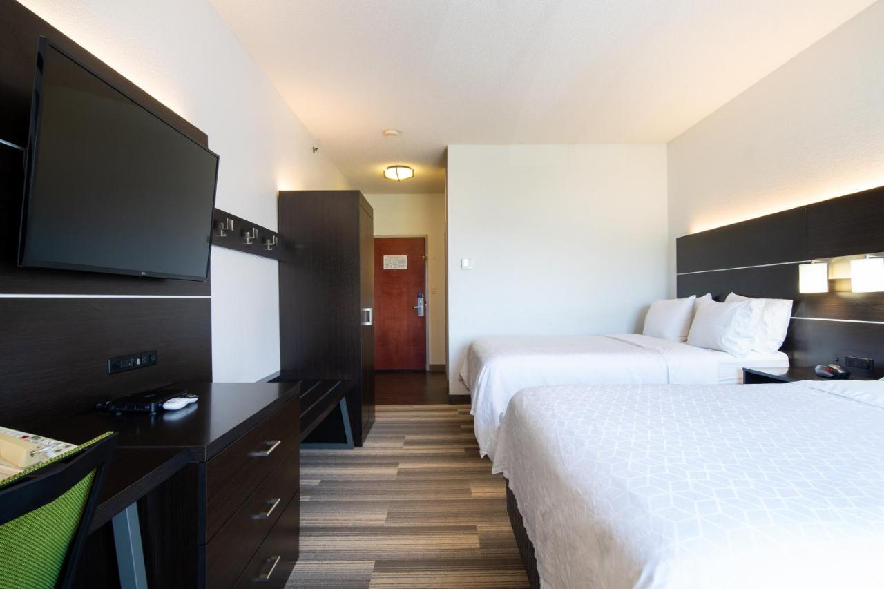 Holiday Inn Express Hotel & Suites Bedford By Ihg Kültér fotó